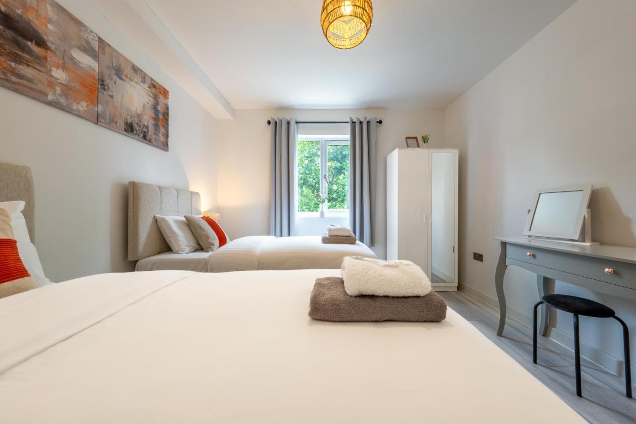 Ashview 6 - Heathrow - Windsor - Free Parking Lägenhet Staines-upon-Thames Exteriör bild